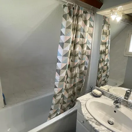 Maison Paisible, Piscine, Plages A 500m